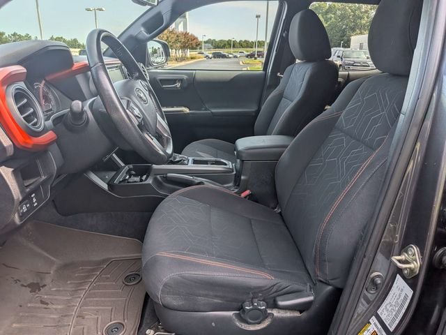 Used 2016 Toyota Tacoma TRD Off-Road w/ Premium & Technology Package AWD/4WD image 7