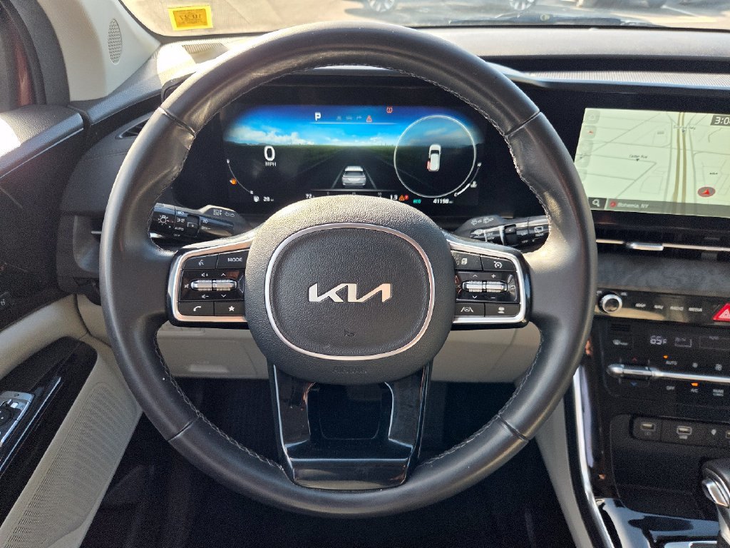 Certified 2024 Kia Carnival SX FWD image 17