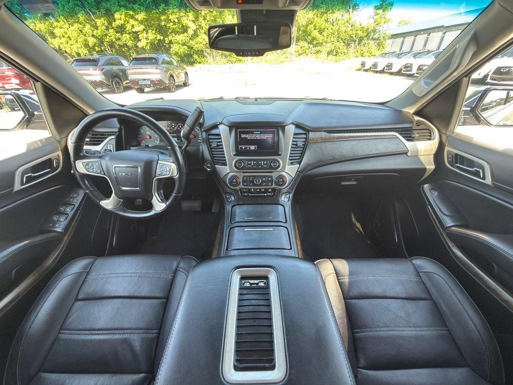 Used 2019 GMC Yukon Denali w/ Denali Ultimate Package AWD/4WD image 16