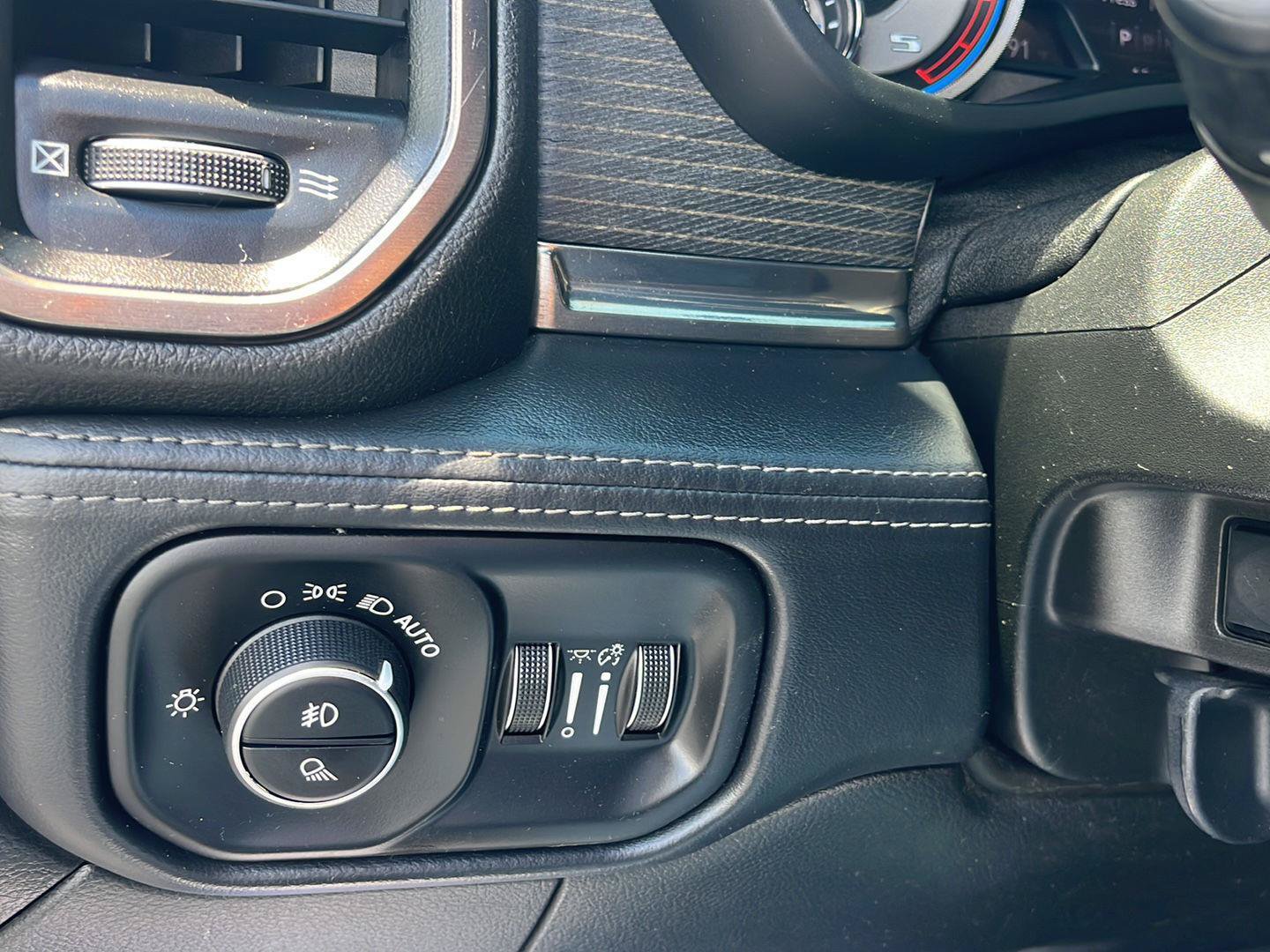 Used 2019 RAM 2500 Limited AWD/4WD image 14