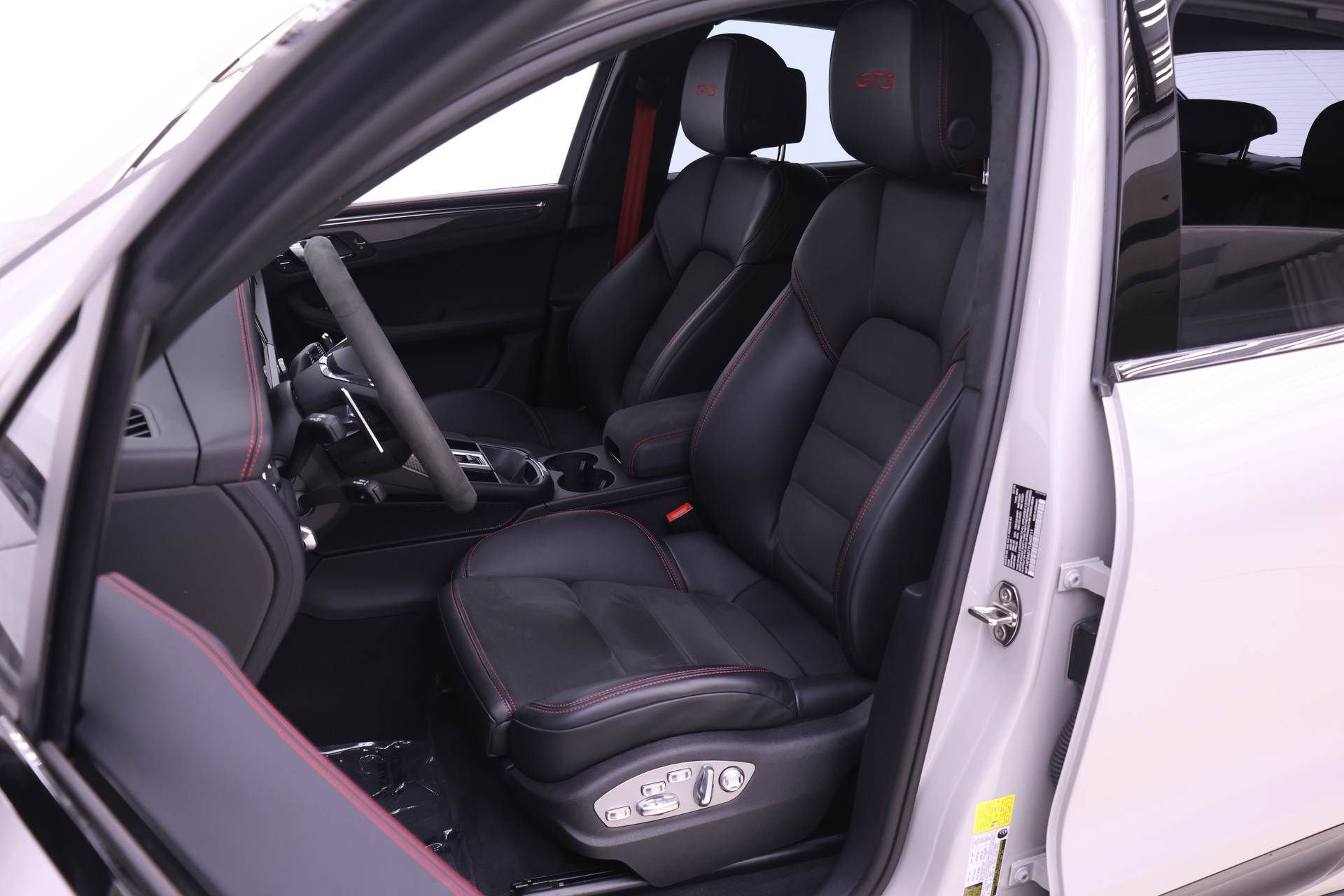 Used 2026 Porsche Macan GTS AWD/4WD image 5