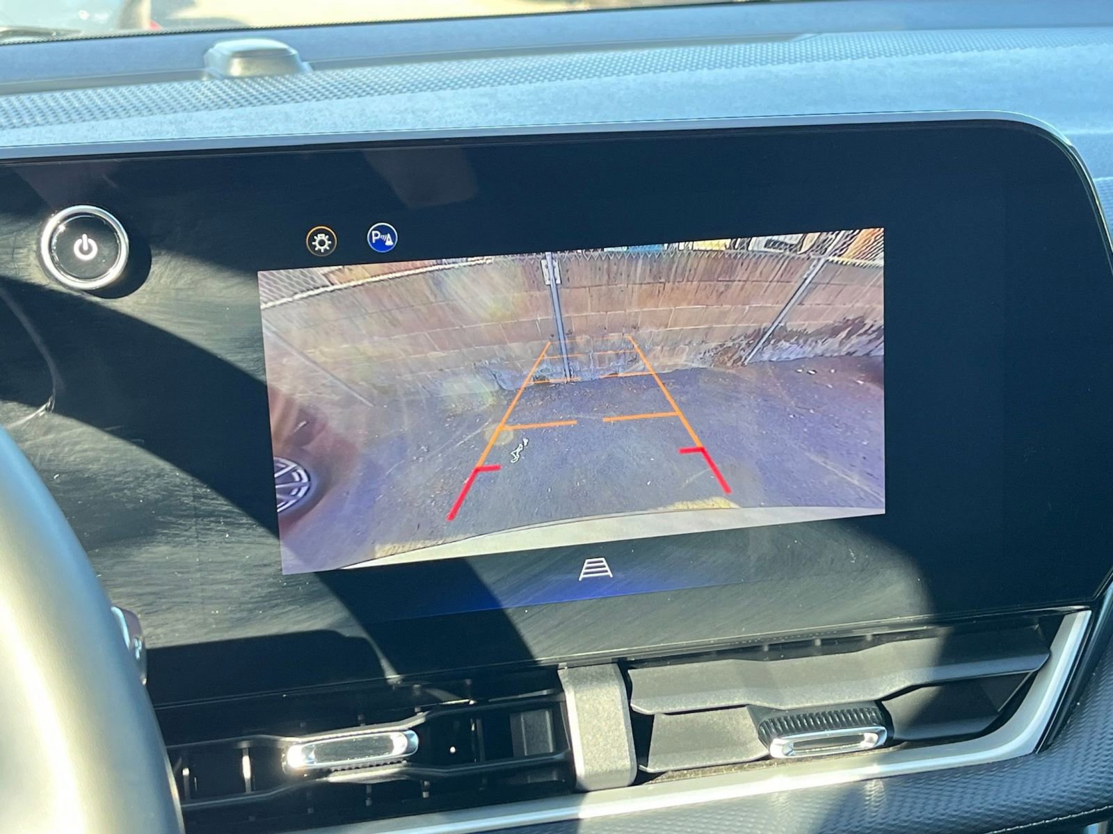 Used 2025 Chevrolet Equinox LT image 23