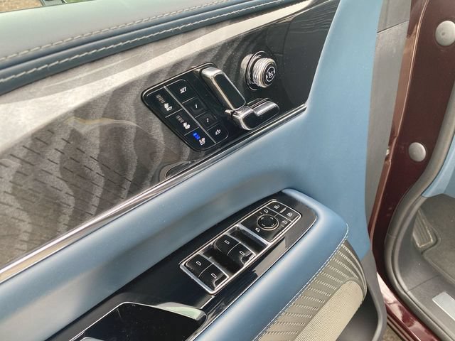 Used 2025 Cadillac Escalade IQ Luxury 2 w/ LPO, Premium Carpet Package AWD/4WD image 22