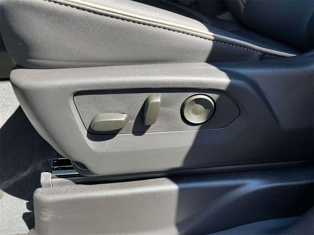 New 2025 GMC Yukon XL Elevation image 25