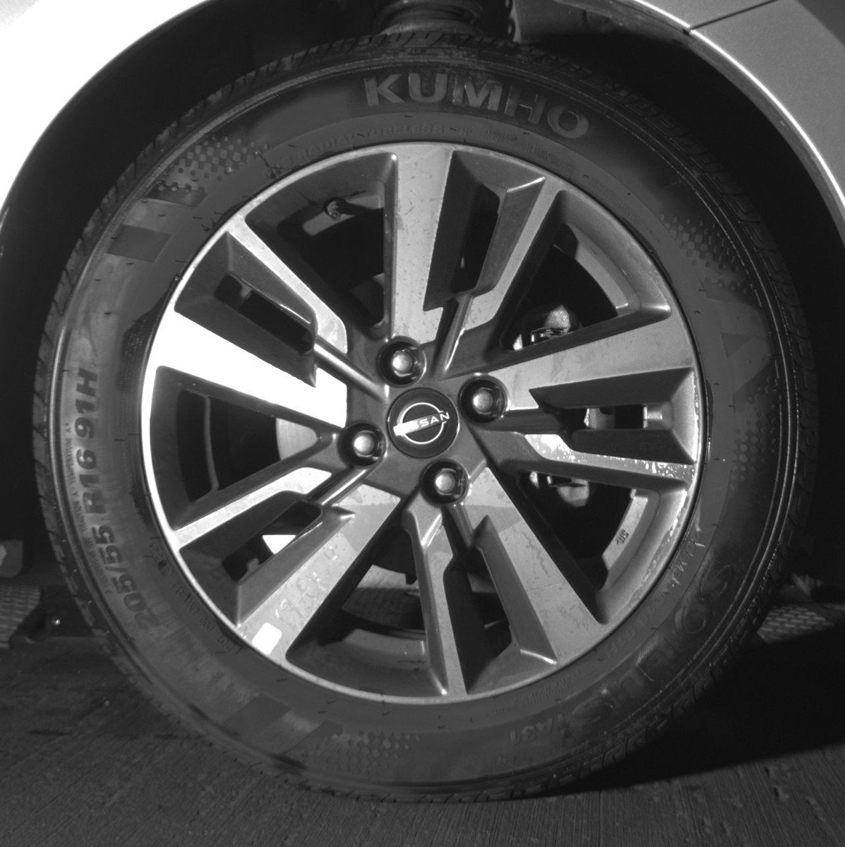 Used 2025 Nissan Versa SV image 13