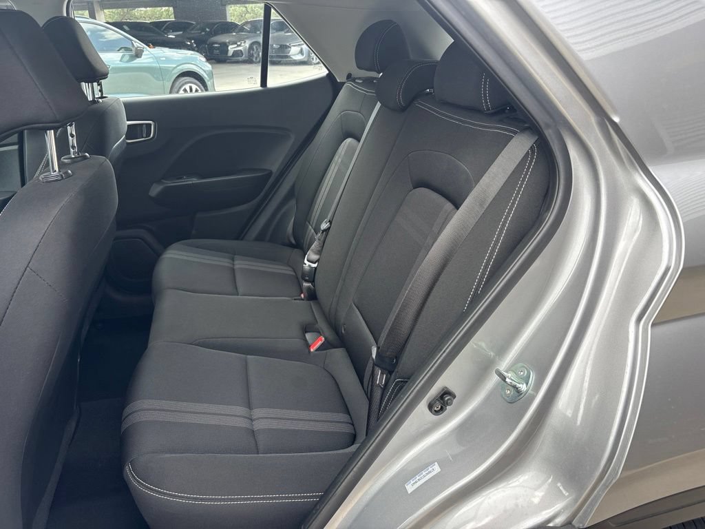 Used 2025 Hyundai Venue SEL FWD image 14
