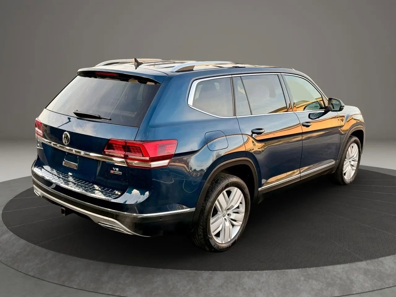 Used 2019 Volkswagen Atlas SEL Premium image 6