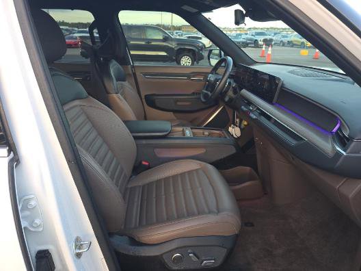 Certified 2025 Kia EV9 Land image 11