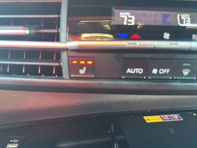 Used 2025 Toyota Sienna XLE Woodland Edition image 13