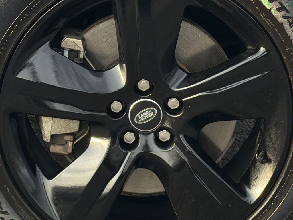 Used 2025 Land Rover Range Rover Velar Dynamic SE image 6