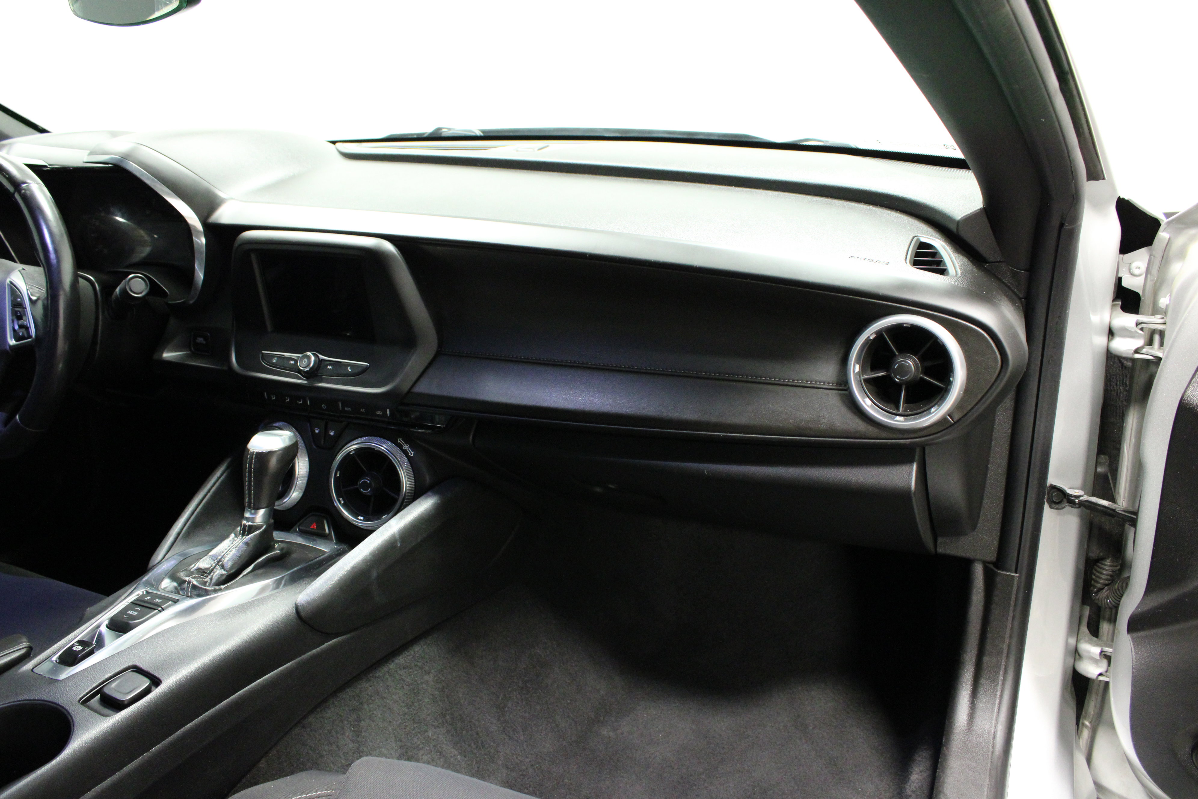 Used 2019 Chevrolet Camaro LS RWD image 17