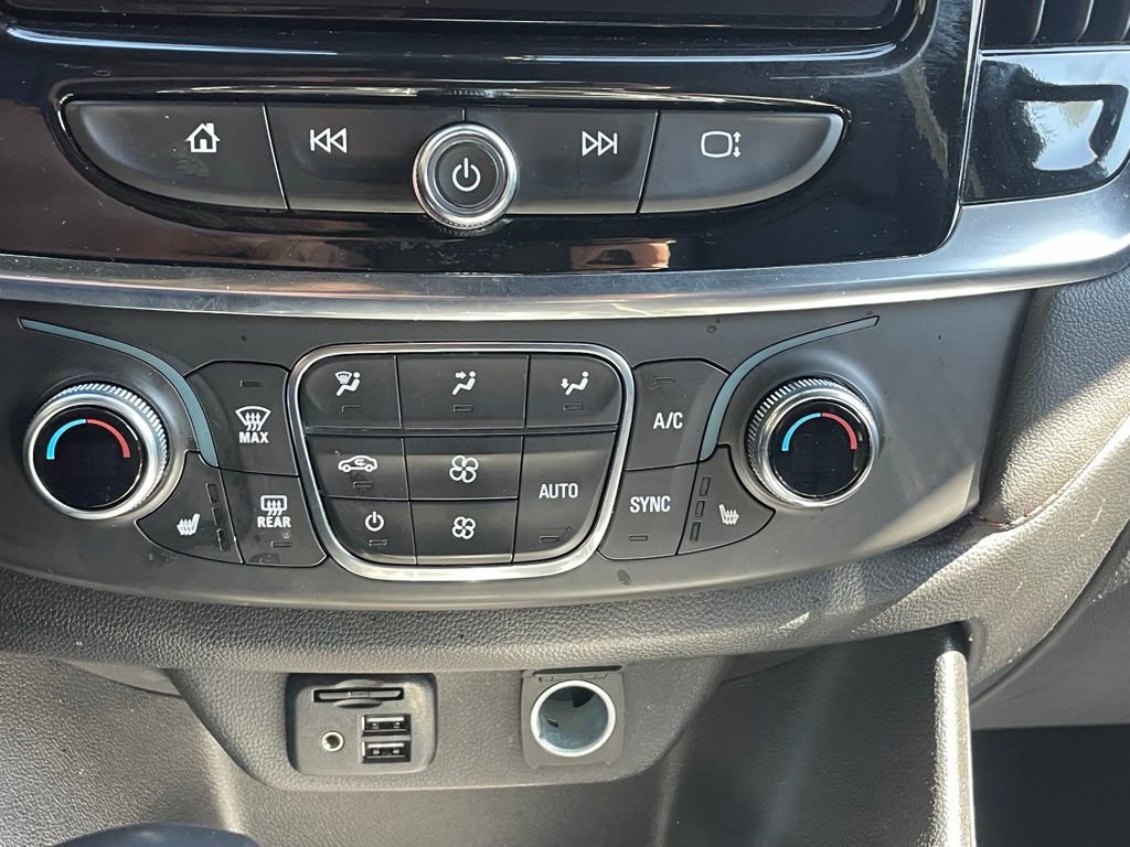 Used 2023 Chevrolet Traverse RS AWD/4WD image 45