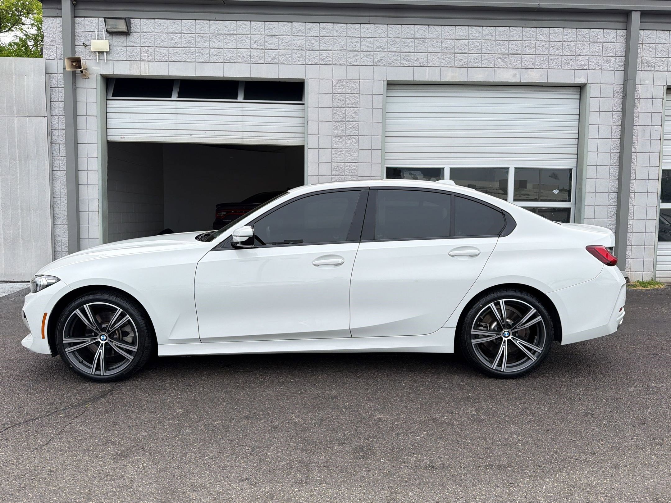 Certified 2023 BMW 330i Sedan w/ Convenience Package RWD image 2