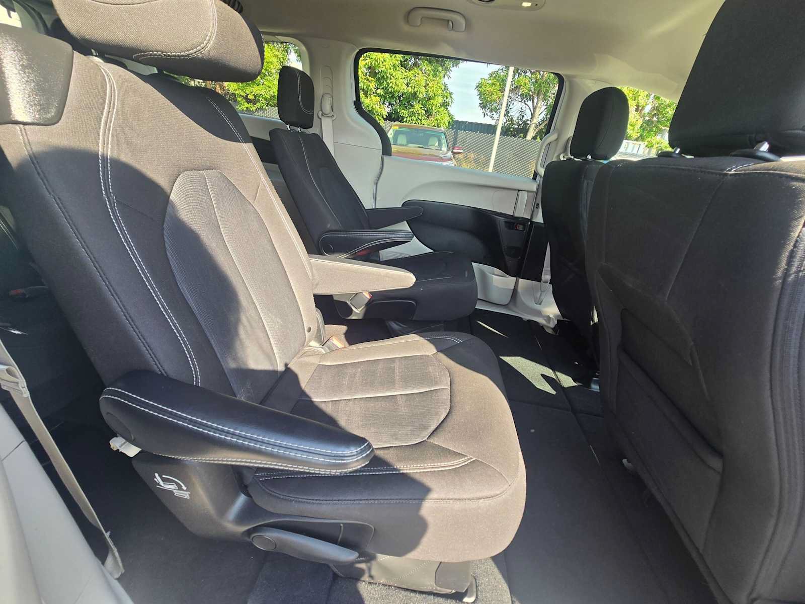 Used 2023 Chrysler Voyager LX FWD image 12