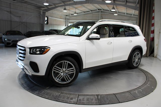 Used 2024 Mercedes-Benz GLS 450 4MATIC image 4
