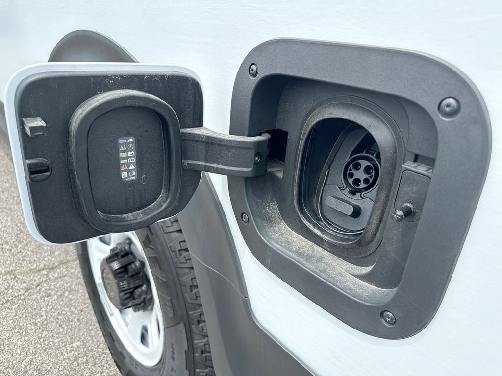 Used 2024 Chevrolet Brightdrop 600 w/ Battery Pack, Max Range AWD/4WD image 11