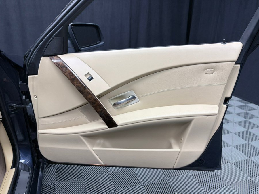 Used 2007 BMW 530xi Sedan AWD/4WD image 23