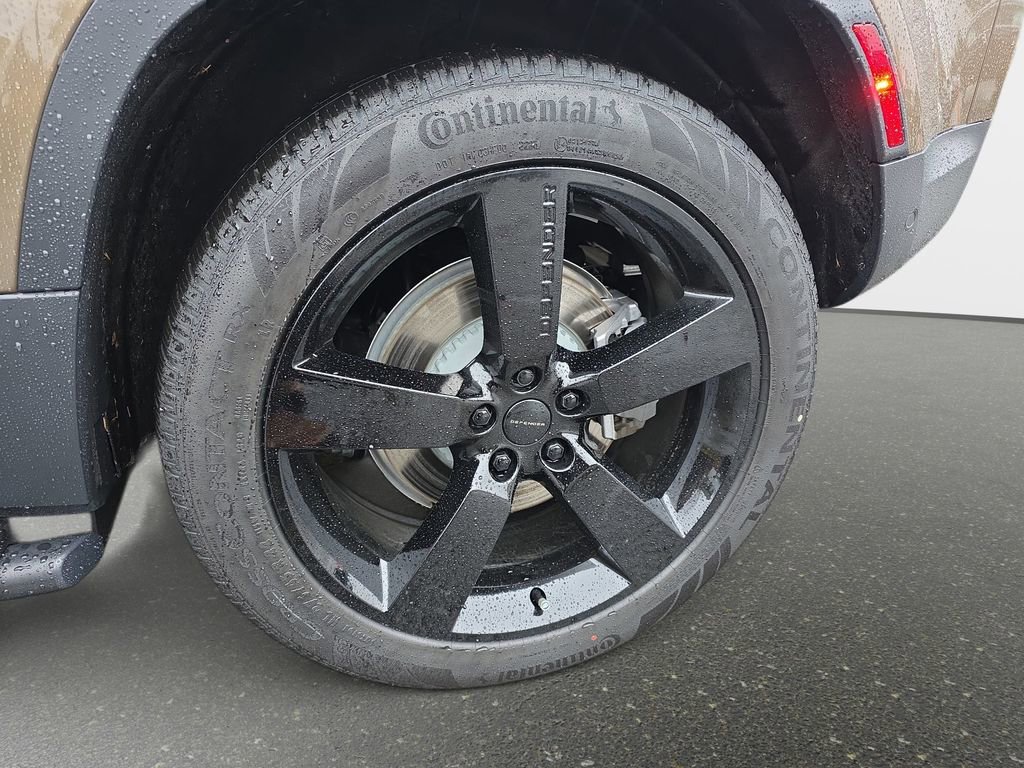 New 2026 Land Rover Defender 110 S image 36