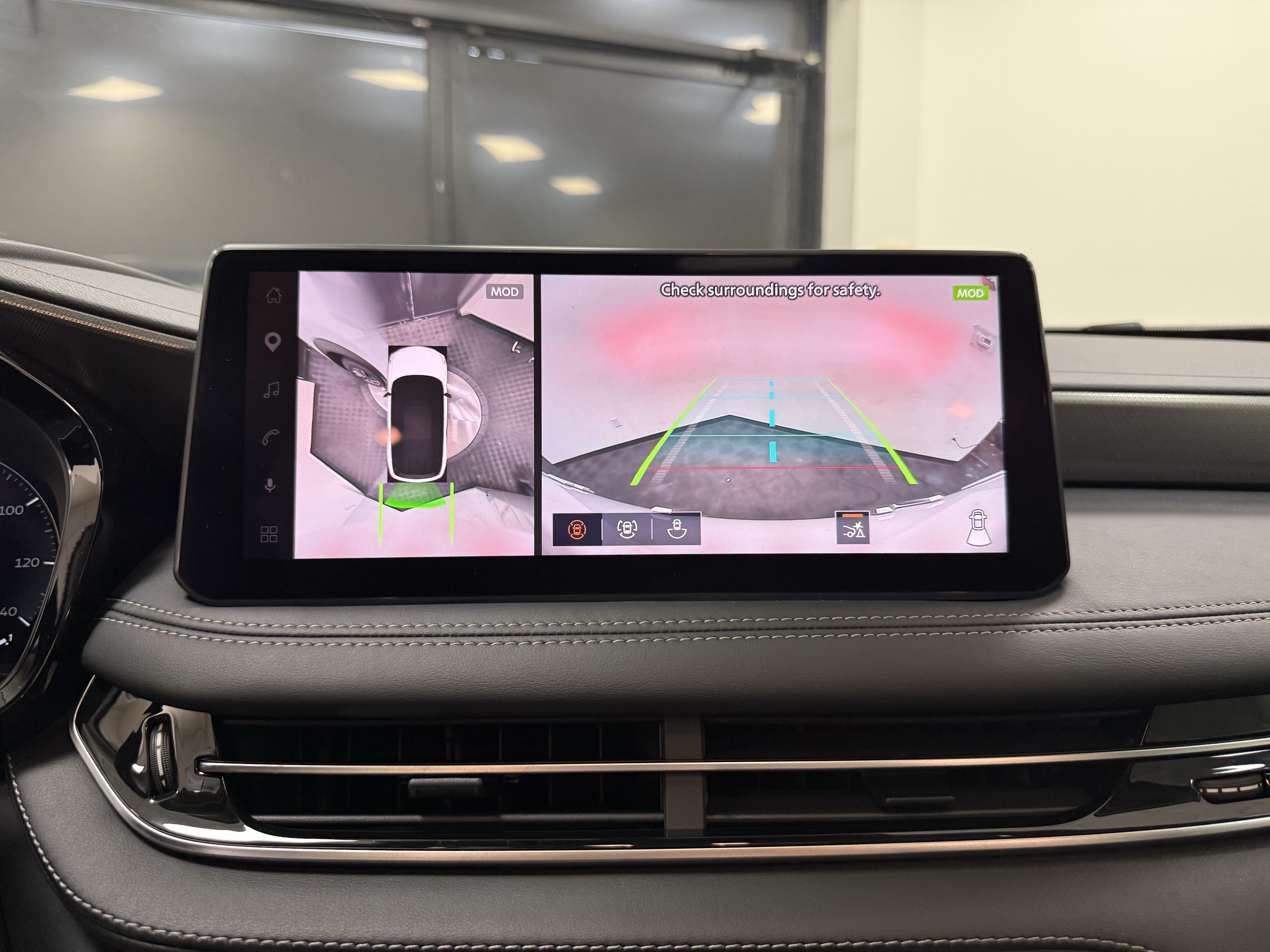 Certified 2027 INFINITI QX60 Luxe w/ Family Package FWD image 22