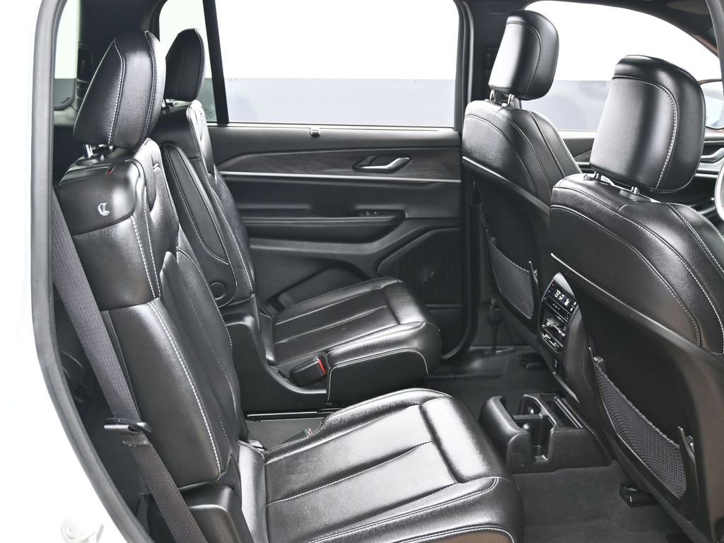 Used 2024 Jeep Grand Cherokee L Limited w/ Luxury Tech Group II image 37