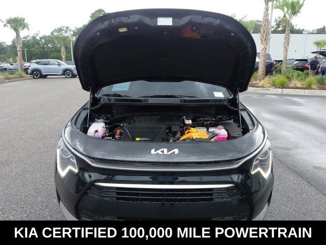 Certified 2025 Kia Niro EX Touring FWD image 9
