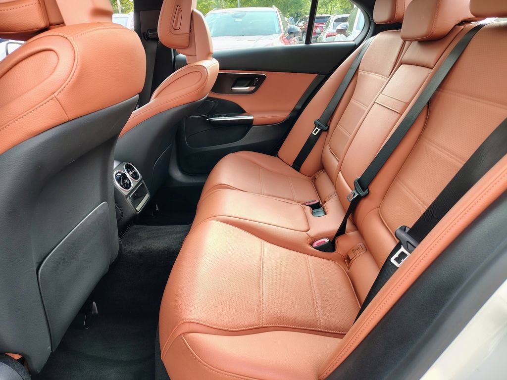 Used 2025 Mercedes-Benz C 300 4MATIC Sedan image 27