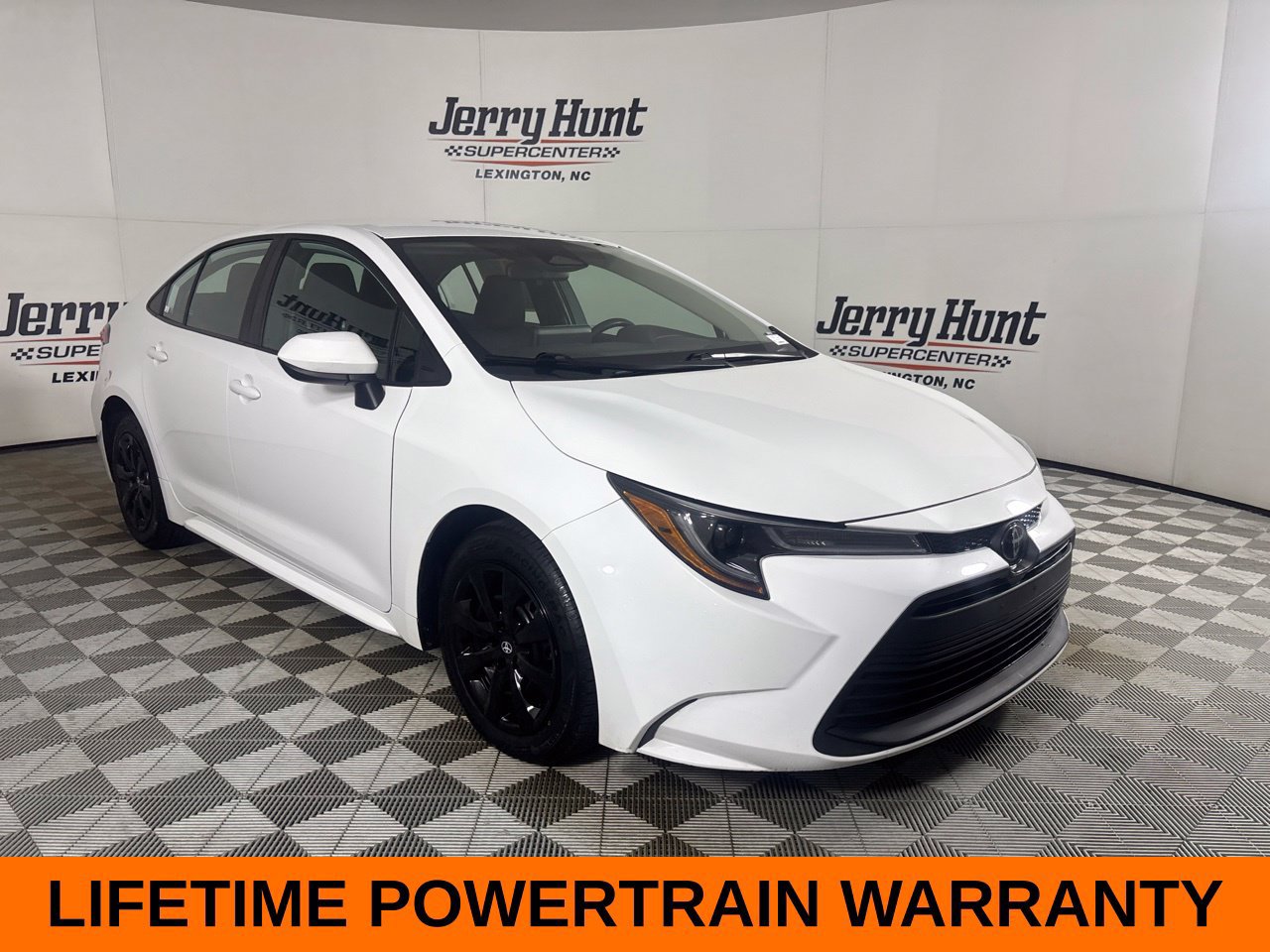 Used 2024 Toyota Corolla LE FWD image 4