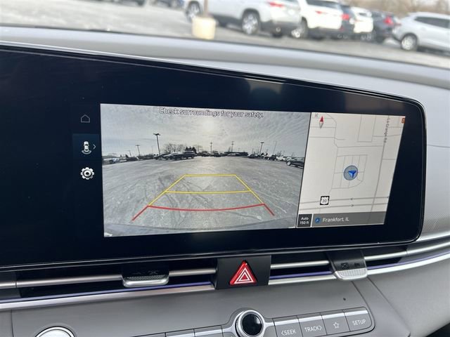 Used 2025 Hyundai Elantra SEL image 28