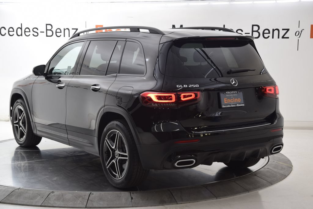 Used 2023 Mercedes-Benz GLB 250 image 4