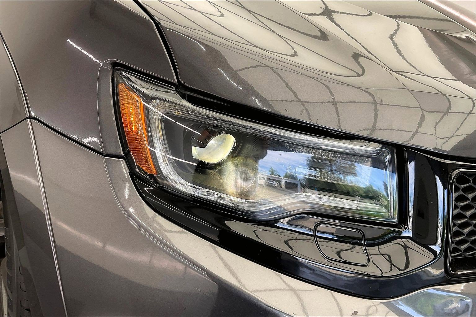 Used 2018 Jeep Grand Cherokee SRT w/ Trailer Tow Group IV AWD/4WD image 28