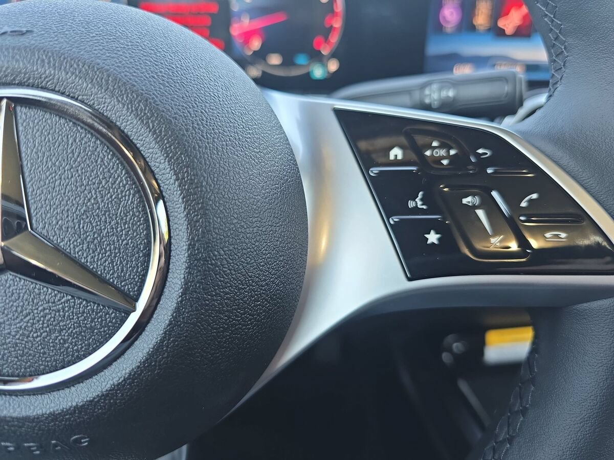 New 2026 Mercedes-Benz GLB 250 image 17