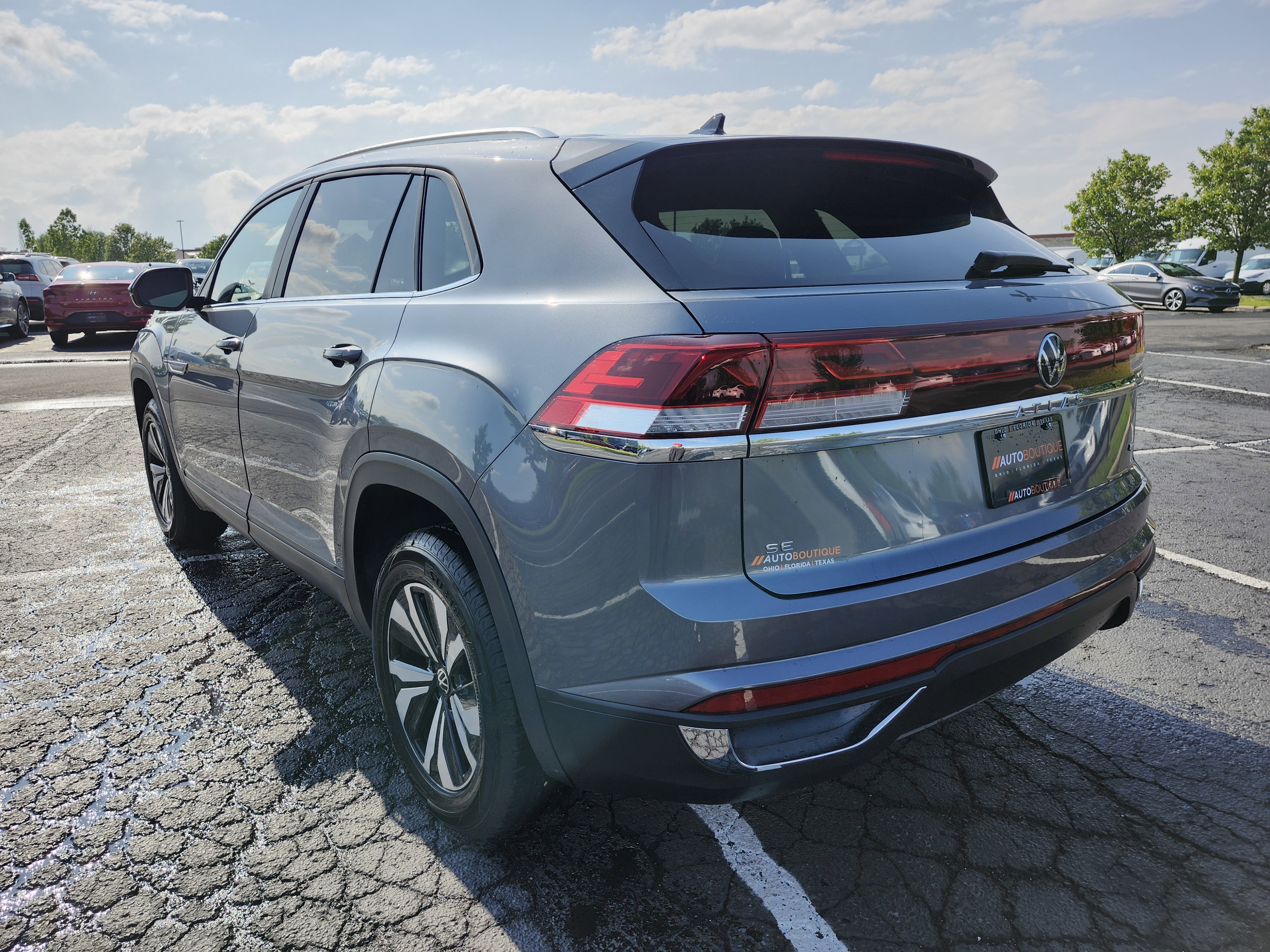 Used 2024 Volkswagen Atlas Cross Sport SE AWD/4WD image 15