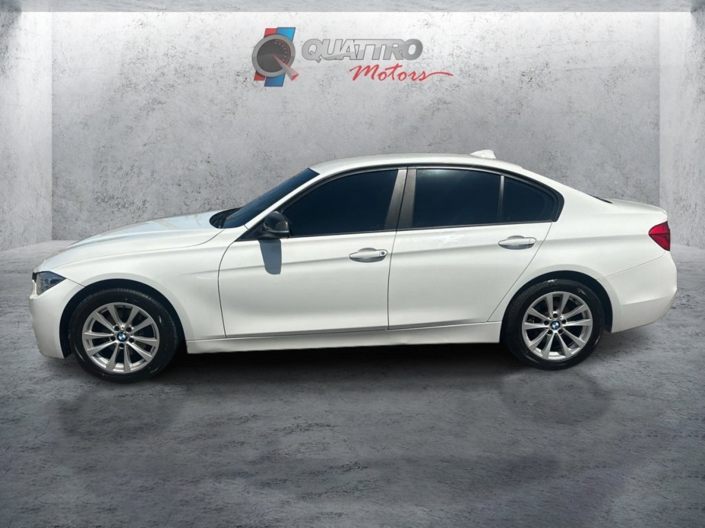 Used 2018 BMW 320i xDrive Sedan AWD/4WD image 2