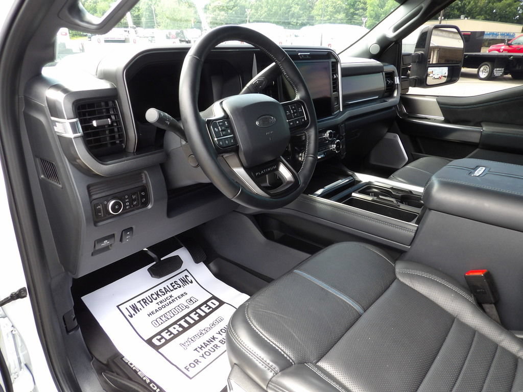 Used 2026 Ford F450 Platinum AWD/4WD image 17
