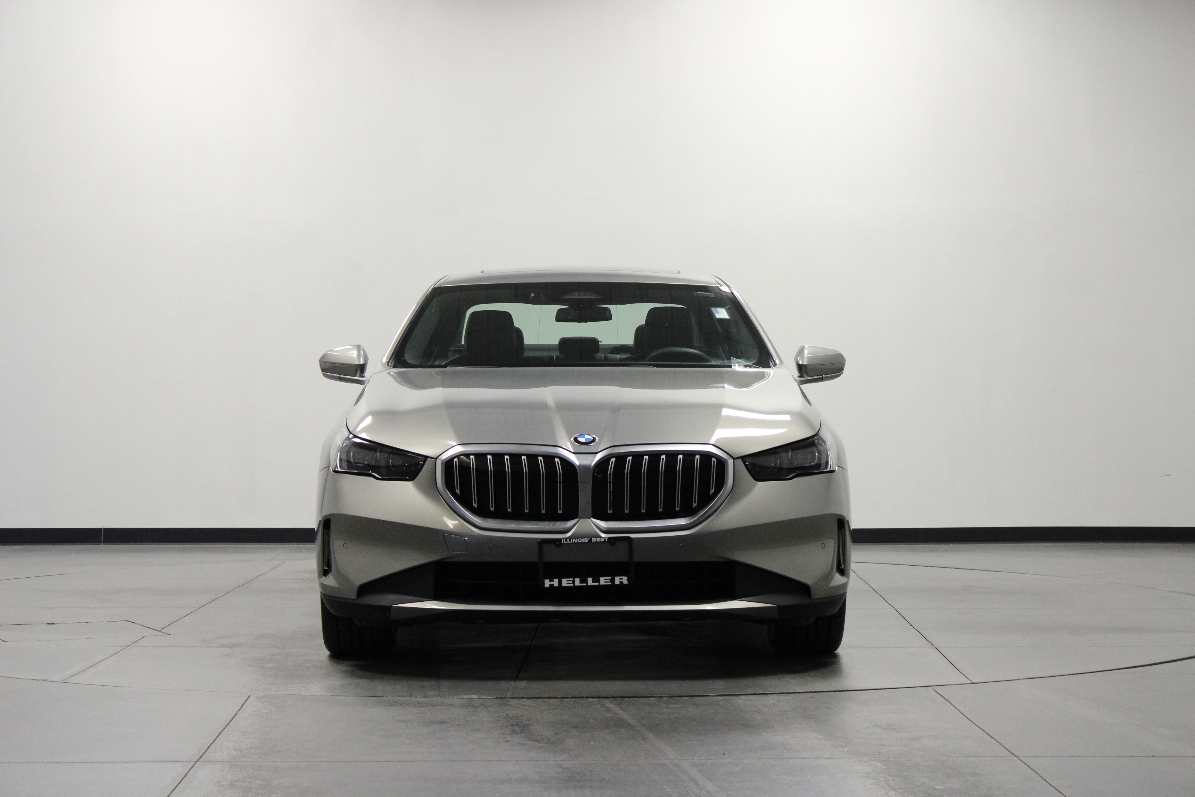 Used 2024 BMW 530i xDrive image 9