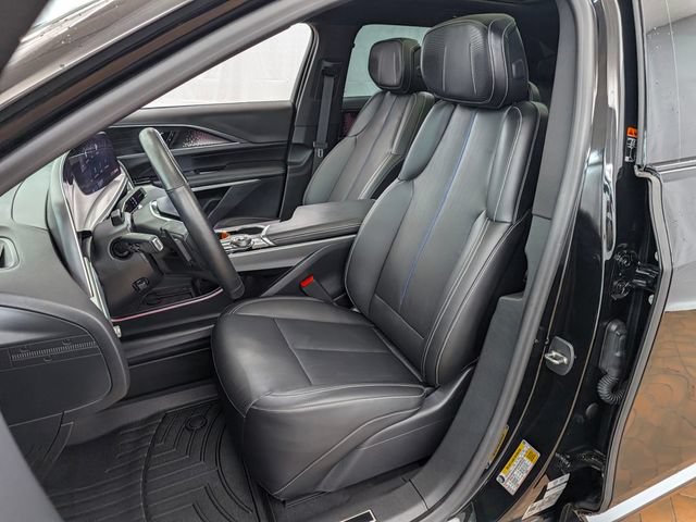 Used 2023 Cadillac Lyriq 2WD image 9