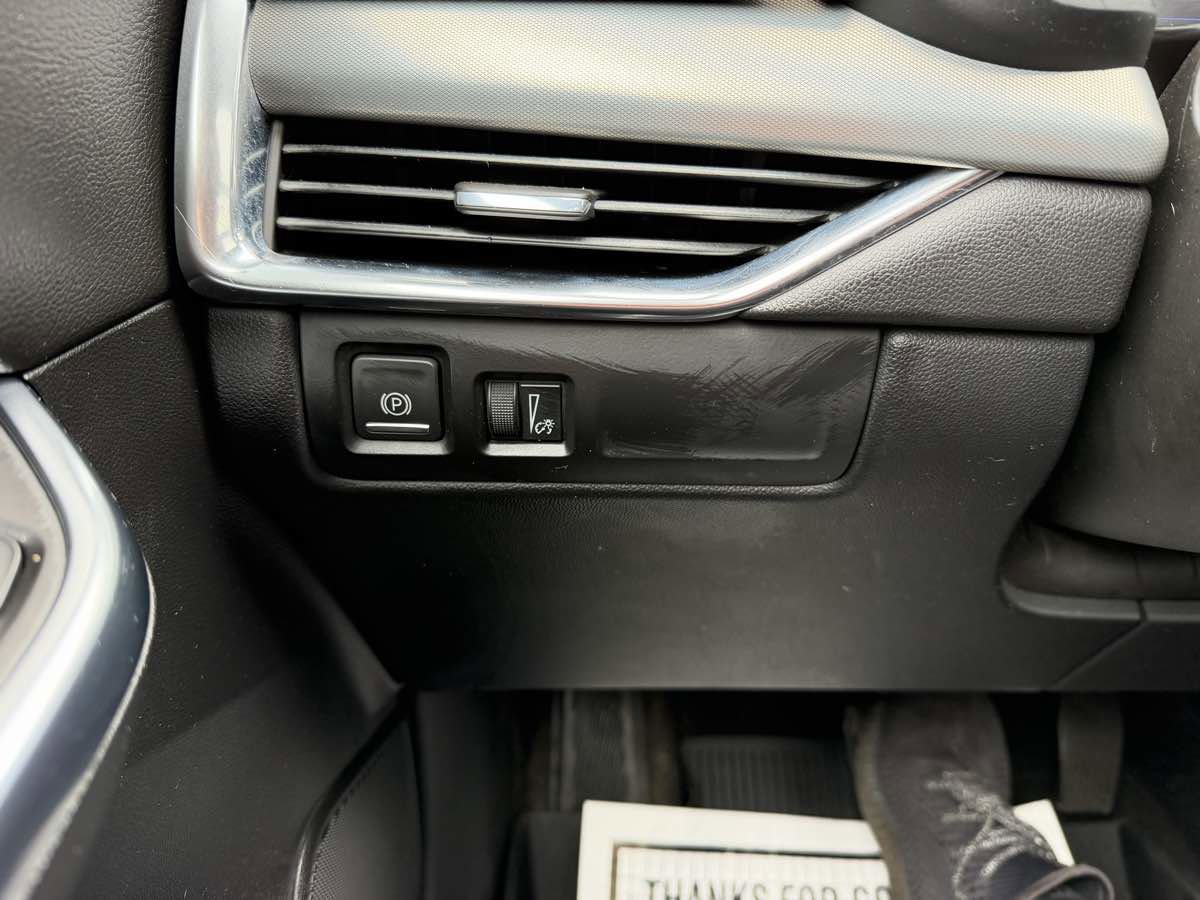 Used 2019 Cadillac XT4 Premium Luxury image 30