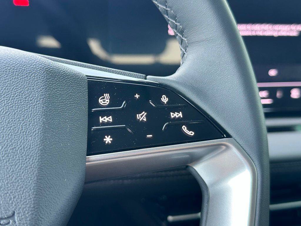 New 2025 Audi Q6 e-tron Premium Plus AWD/4WD image 16