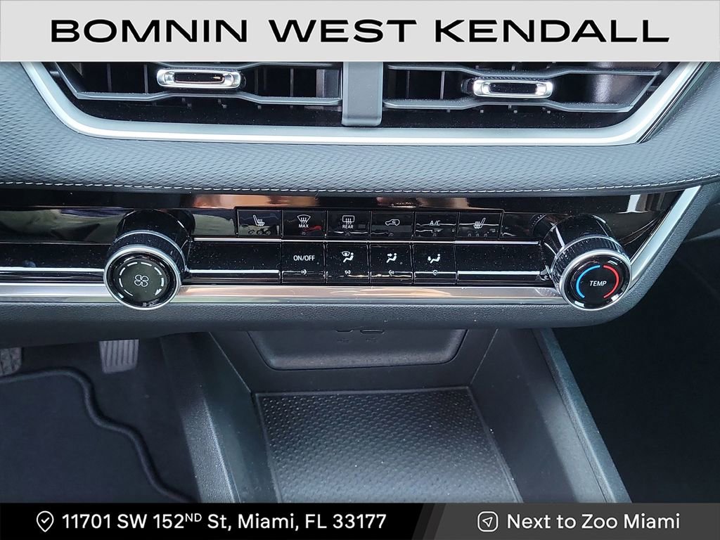 Used 2026 Chevrolet Equinox LT w/ Safety and Technology Package image 21