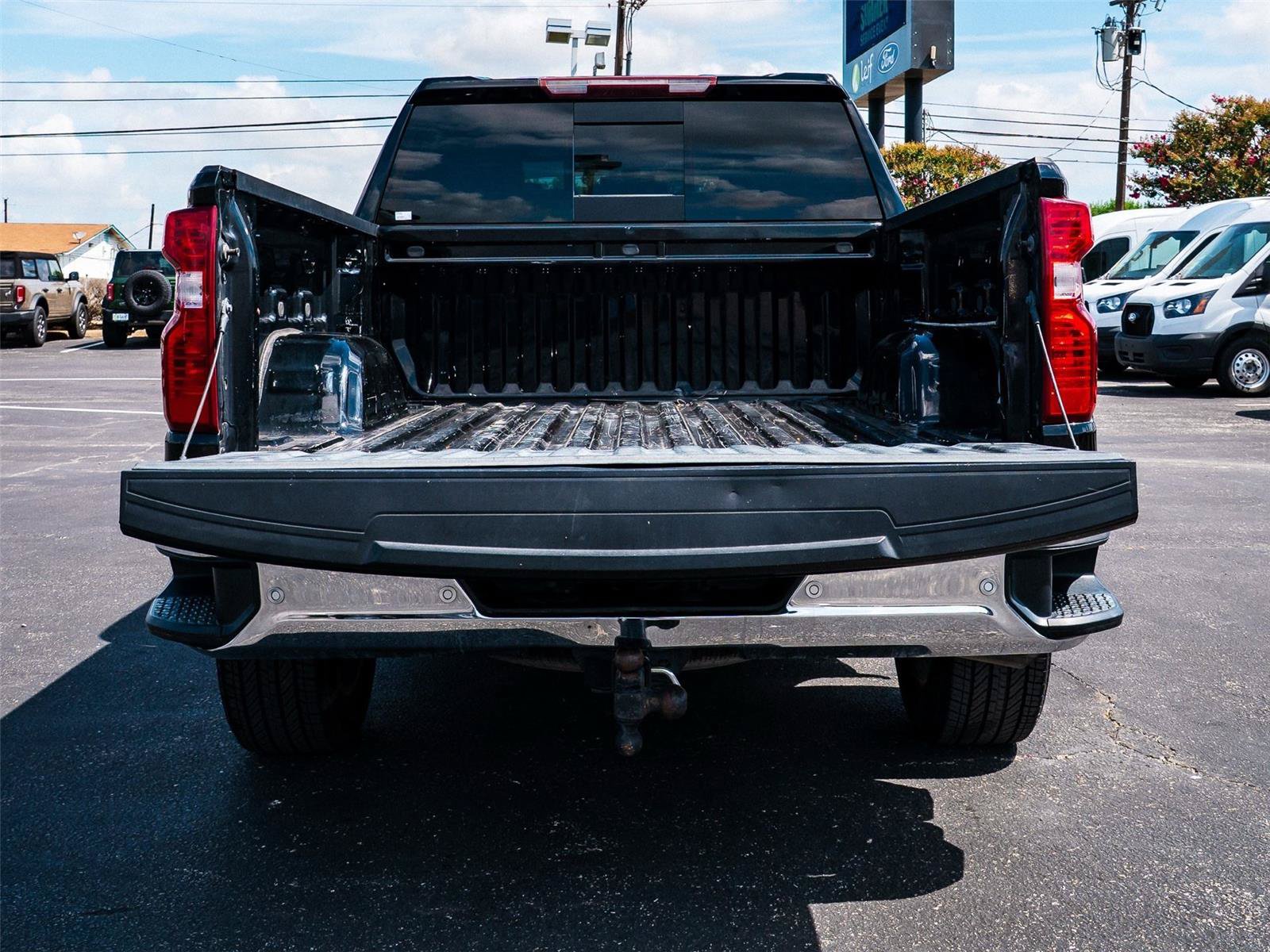 Used 2020 Chevrolet Silverado 1500 LT w/ Texas Edition AWD/4WD image 8