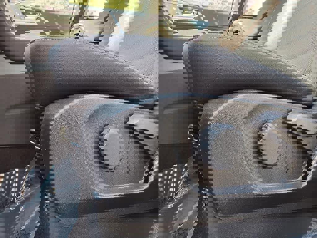 Used 2019 Ford Edge SE image 10