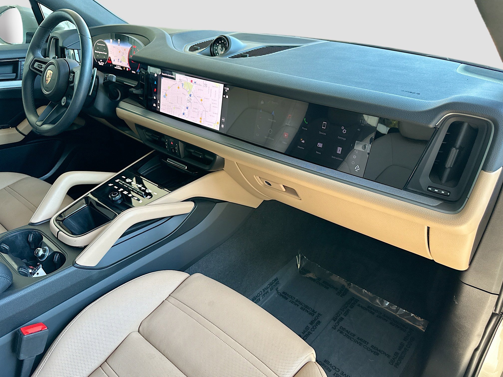 Used 2025 Porsche Cayenne Coupe image 31