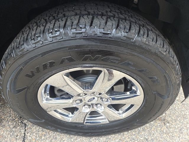 Used 2018 Ford F150 XLT w/ Equipment Group 302A Luxury image 9