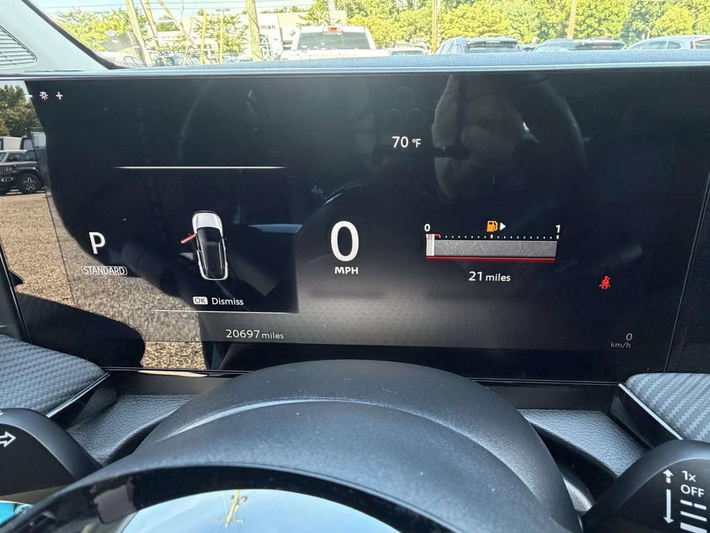 Used 2025 Nissan Kicks SR w/ Illumination Package AWD/4WD image 28
