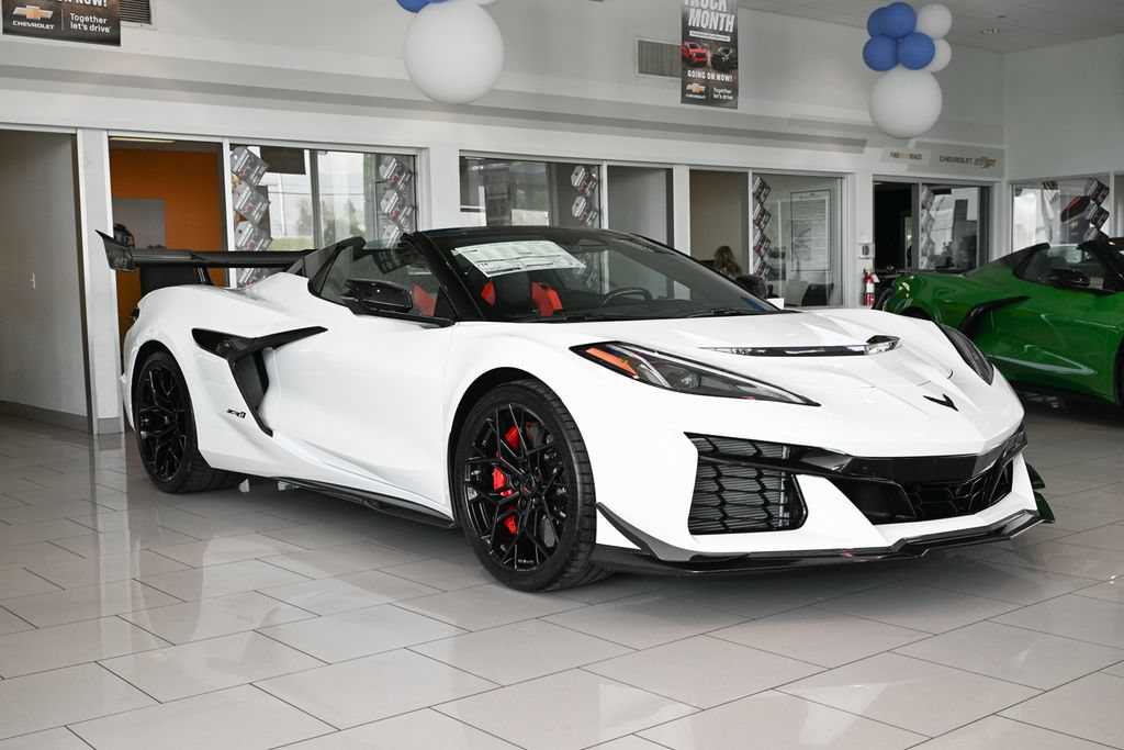 New 2026 Chevrolet Corvette ZR1 w/ ZR1 Carbon Fiber Aero Package RWD image 1
