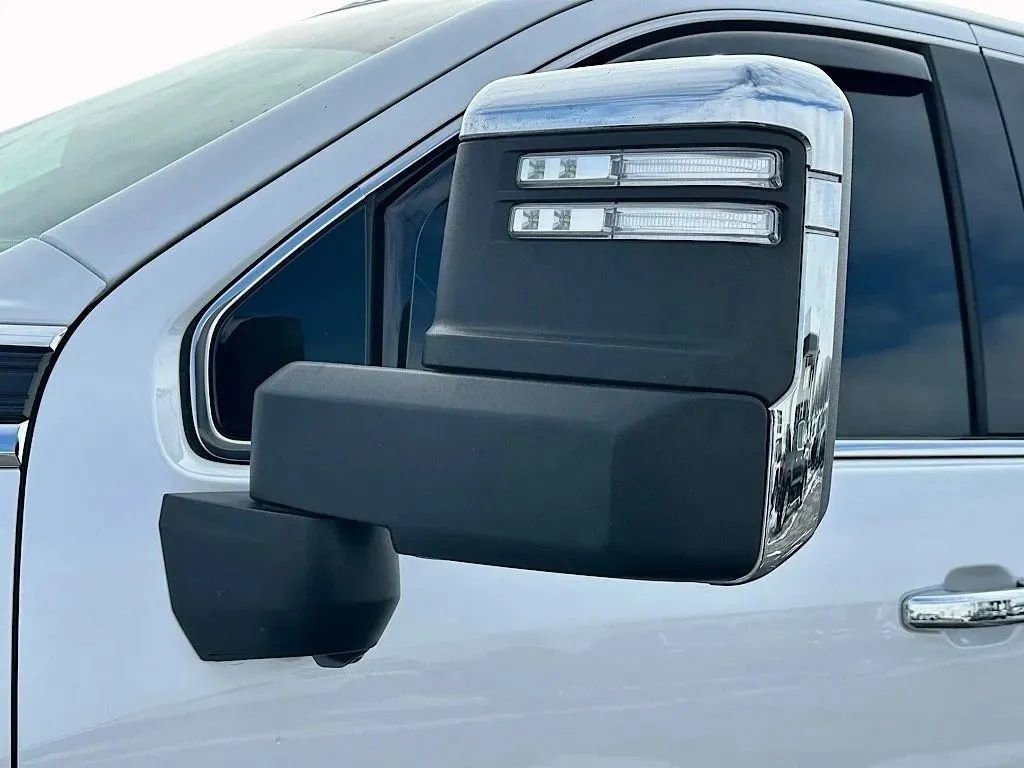 Used 2023 GMC Sierra 2500 Denali w/ Denali Ultimate Package image 17