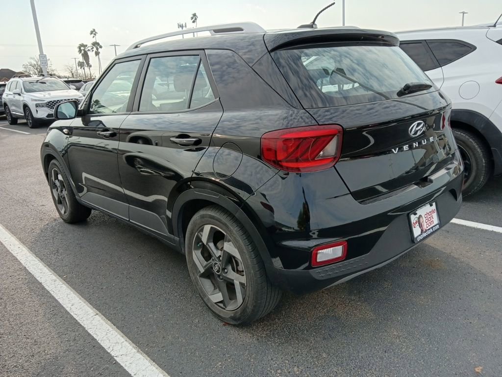 Used 2023 Hyundai Venue SEL w/ Cargo Package image 4
