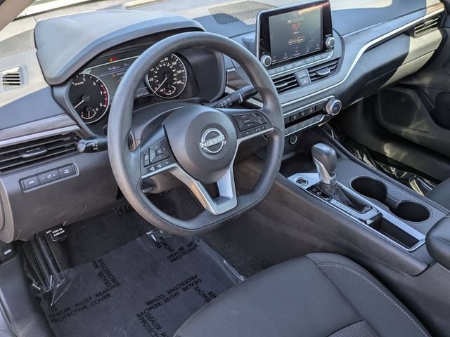 Used 2025 Nissan Altima 2.5 SV FWD image 11
