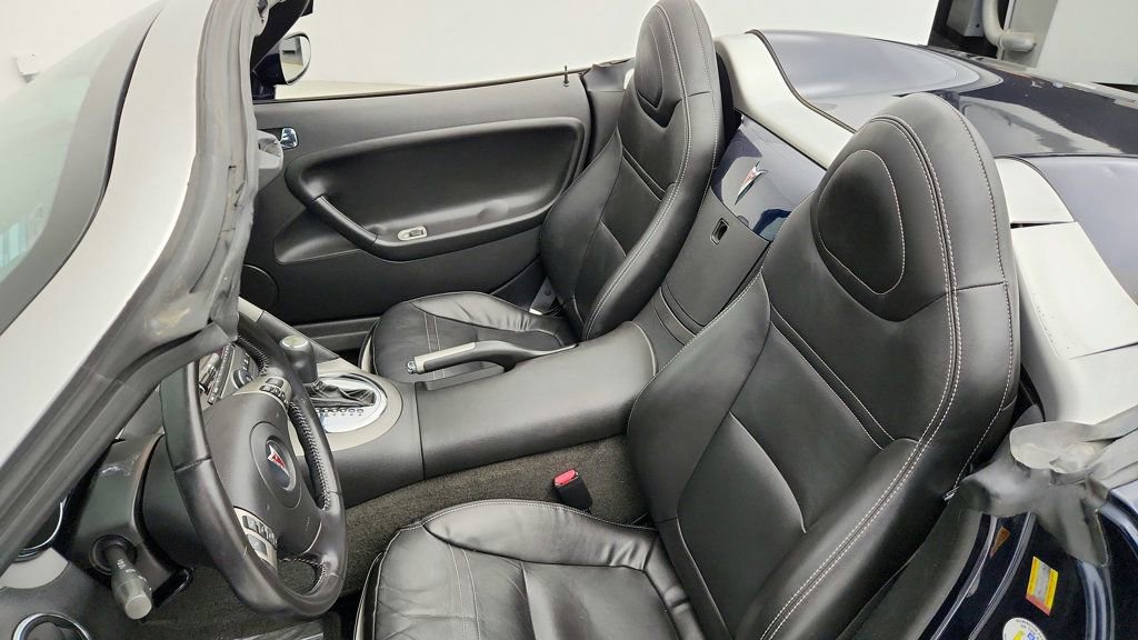 Used 2008 Pontiac Solstice Convertible w/ Premium Package image 19