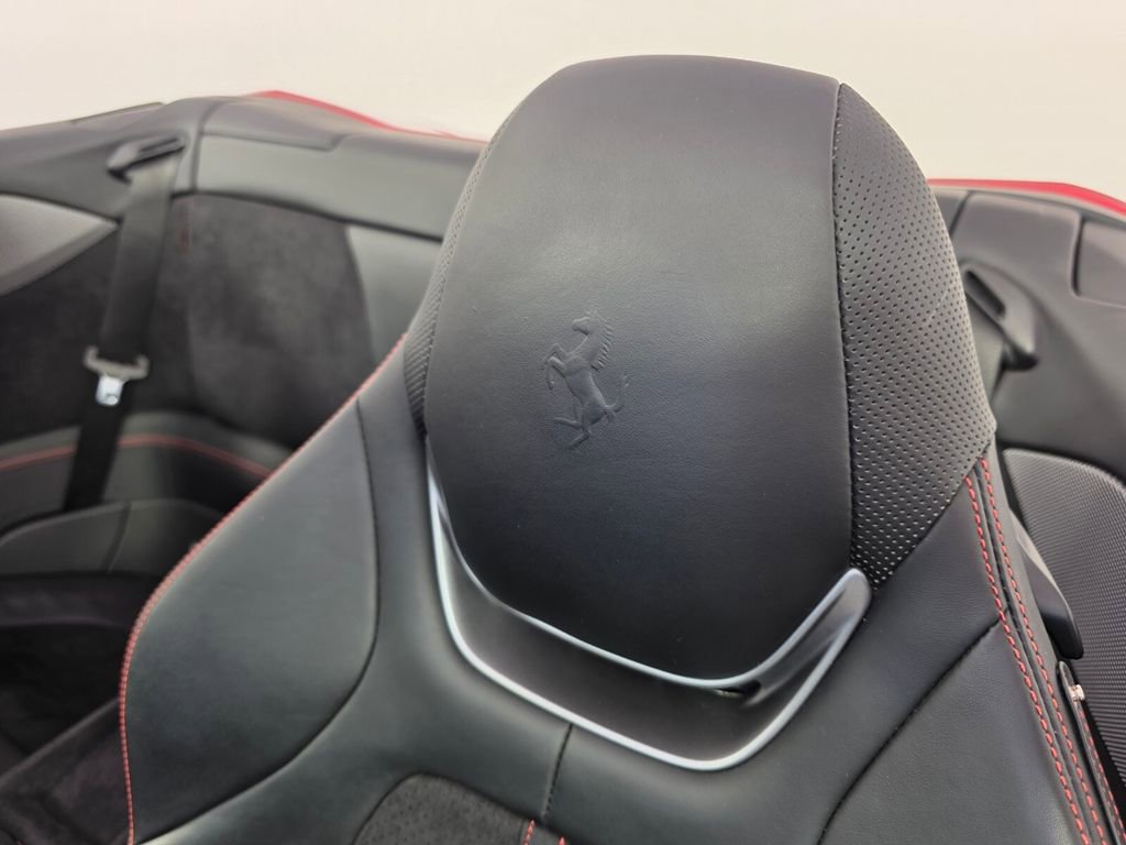 Used 2022 Ferrari Portofino M RWD image 13